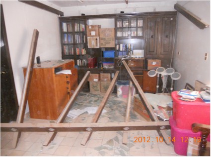 Colapsa plafón luminoso