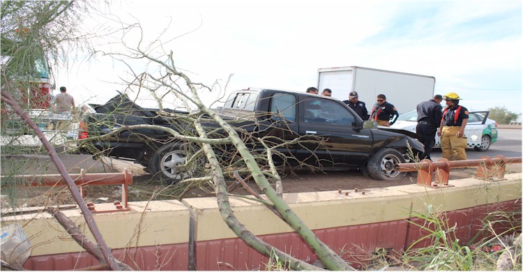 Accidente Carretera 15 y calle 300: vehículo accidentado