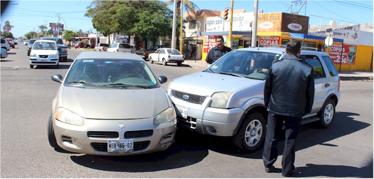 Otro choque en el cruce de Chihuahua y 6 de Abril