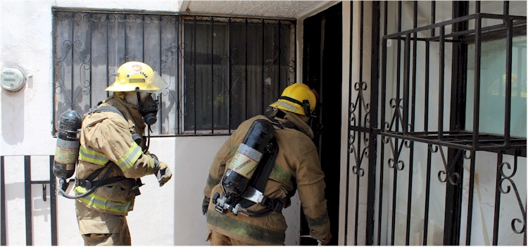 Incendio de vivienda de conocido sacerdote - Foto 2